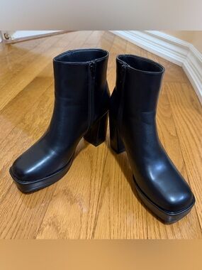 Urban Planet Faux Leather Platform Booties (Black, Size 7)
